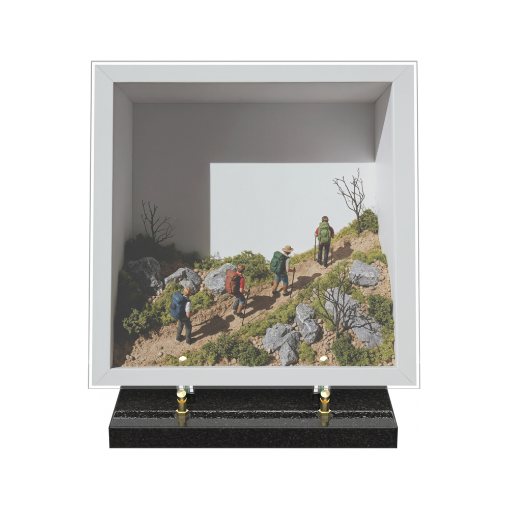 Plaque funéraire DIORAMA – Plaques Funéraires Créations® – vue complémentaire